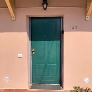 https://vv-pink-house.it-tuscanyhotel.com